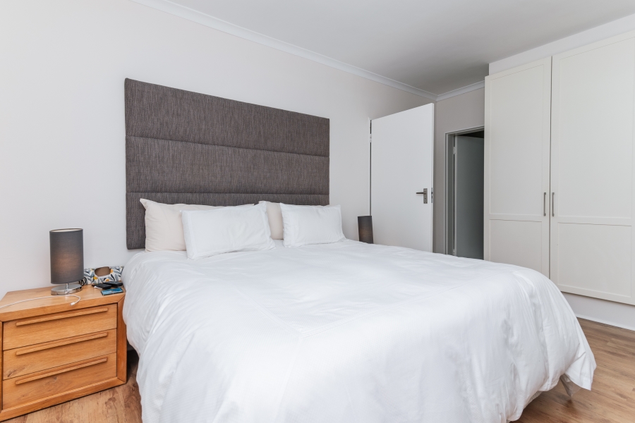 2 Bedroom Property for Sale in Vredehoek Western Cape